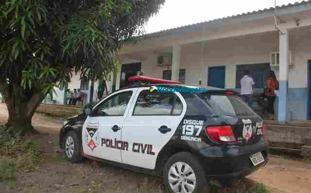 Homem tenta esfaquear ex-mulher na casa do atual dela