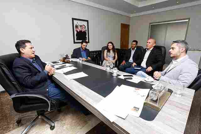 Maurão de Carvalho assegura R$ 200 mil para obras de tapa-buracos em Ariquemes