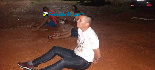 Quatro são detidos tentando furtar rodas de veículos em pátio de delegacia de Porto Velho