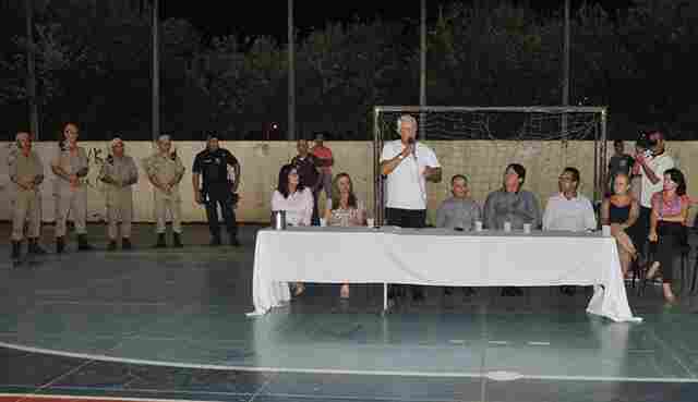 Deputado Airton participa de apresentação do projeto para militarização da Escola Julio Guerra