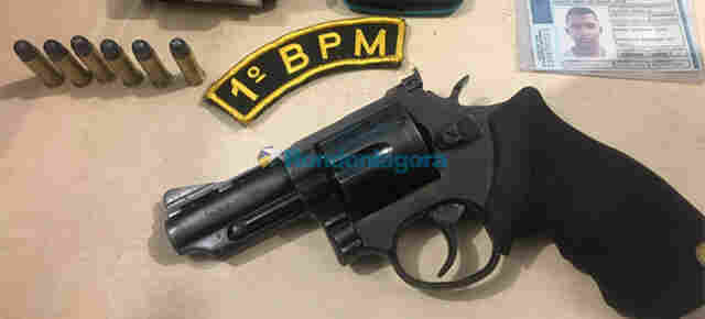 Presos com arma e munição, suspeitos de roubo dizem que queriam matar desafeto