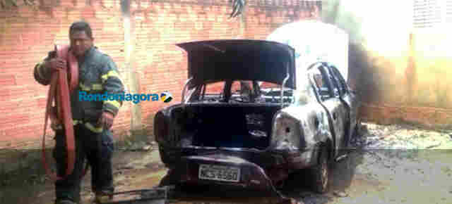 Trio assalta residência e incendeia carro em Porto Velho