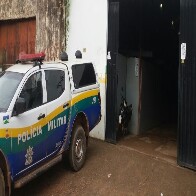 Homem espanca companheira com cabo de vassoura e joga tijolo em sua cabe&ccedil;a, na capital