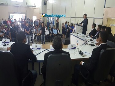Vice toma posse como titular na Prefeitura de Candeias
