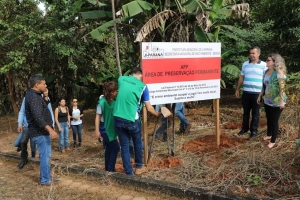 Prefeitura faz demarcação em área de preservação permanente em Ji-Paraná