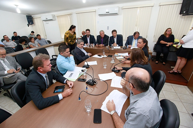 Comissão de Constituição e Justiça se reúne com representantes da Sefin para discutir projeto de lei