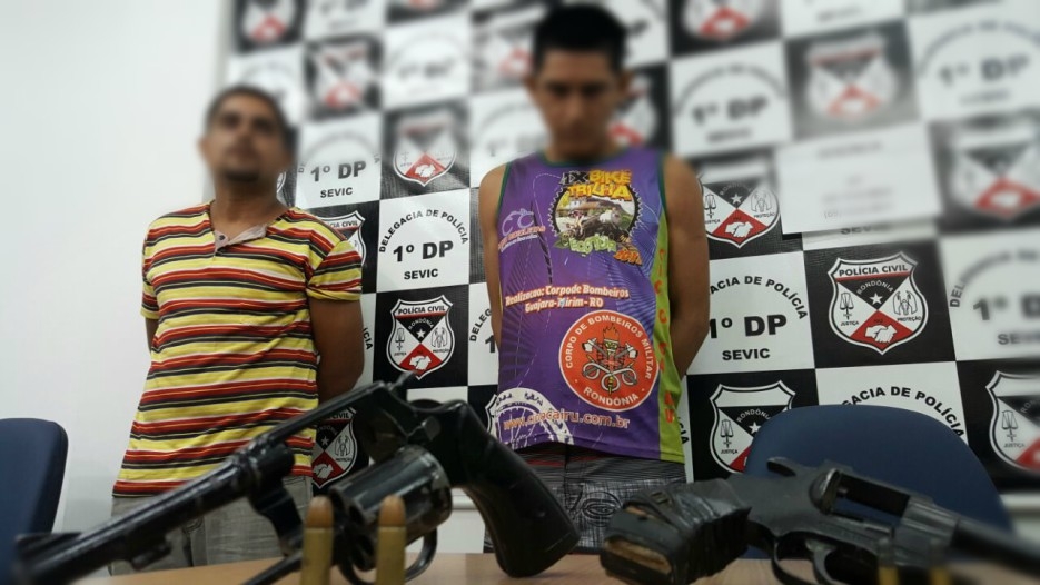 Dois suspeitos de furto a residência são presos com arma em Porto Velho