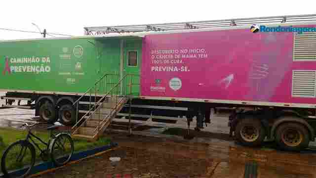 Carreta do Hospital de Câncer aguarda mulheres para exames de mamografia
