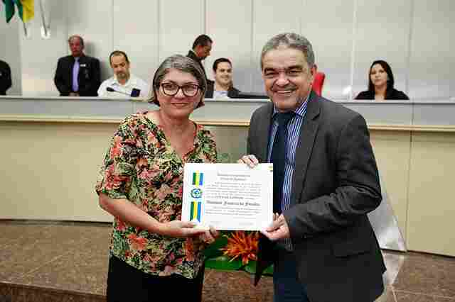 Após pedido de Aélcio, diretores e professores das escolas Rio Branco e Manaus recebem votos de louvor