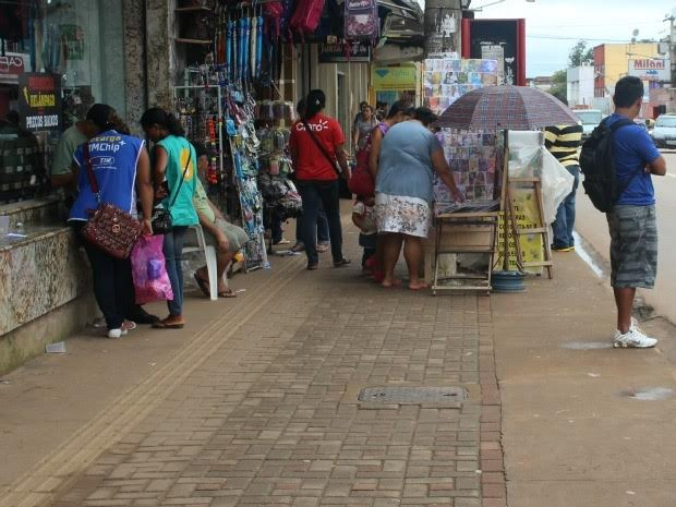 Prazo para ambulantes em calçadas acaba na segunda em Porto Velho