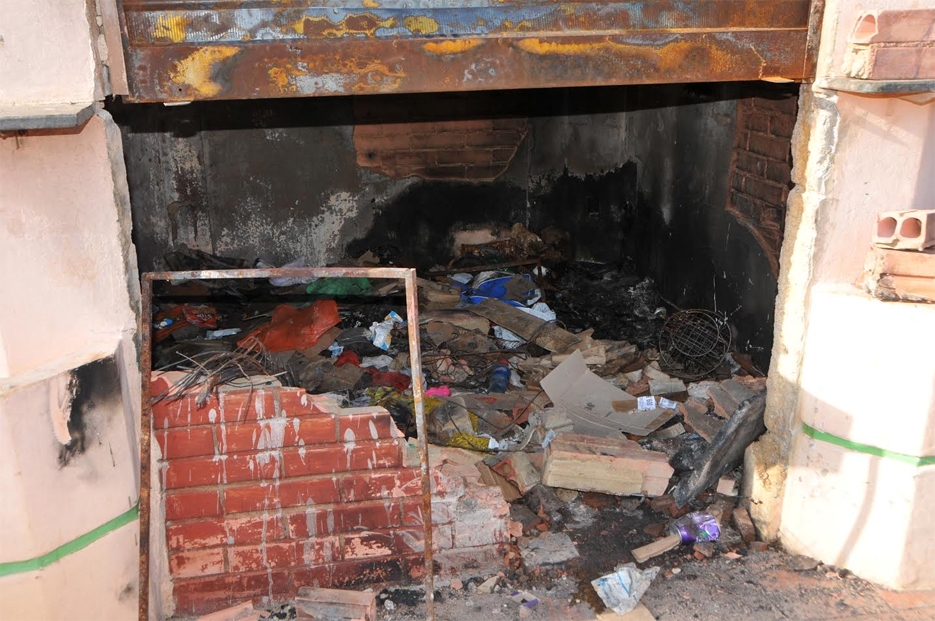 Prefeitura derruba quiosques abandonados no Centro Histórico de Porto Velho