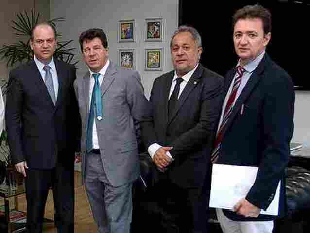 Cassol garante mais R$ 10 milhões para obra do hospital de urgência de Cacoal