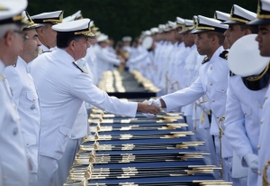 Marinha divulga editais de concurso com 239 vagas para nível superior