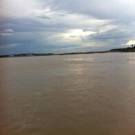 Barco vira com cinco pessoas no Rio Madeira na região de Jacy; adolescente está desaparecido