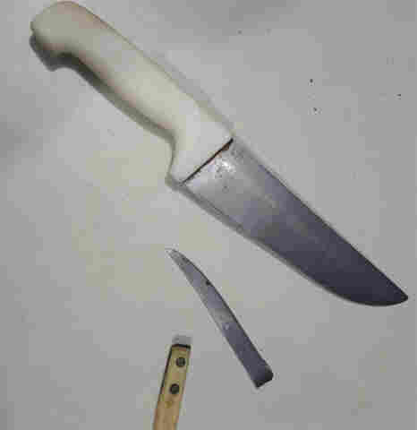 Enciumado, homem tentar matar amigo da ex-mulher a facada