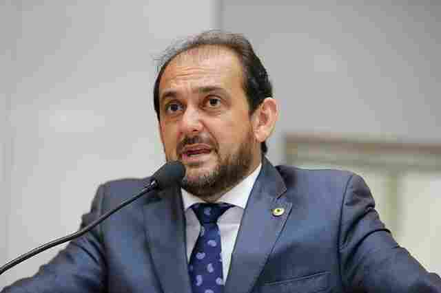 Laerte Gomes solicita doação de terreno para construção da sede da prefeitura de Jaru