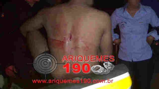 Criminosos esfaqueiam homem para roubar moto