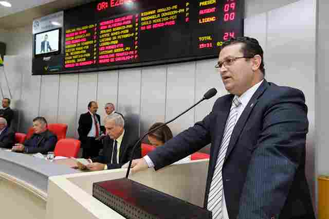 Ezequiel Junior propõe lei que proíbe licenciamento de veículos de locação em outros estados