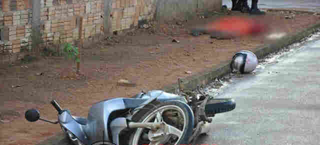 Casal é alvejado a tiros em Ariquemes; homem morre no local