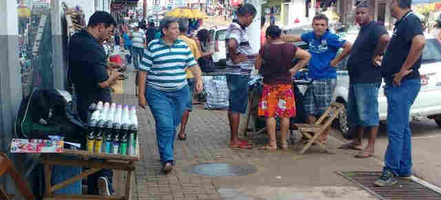 Atraso na entrega das placas de sinalização aumenta prazo de tolerância para ambulantes na 7 de Setembro