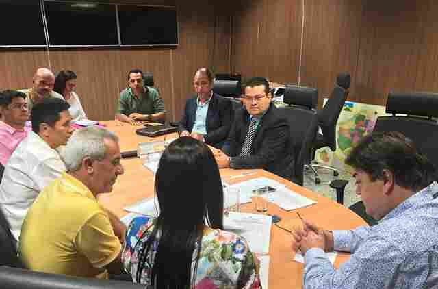 Ezequiel Junior e Pimentel traçam planos para mutirão de cirurgias em Machadinho