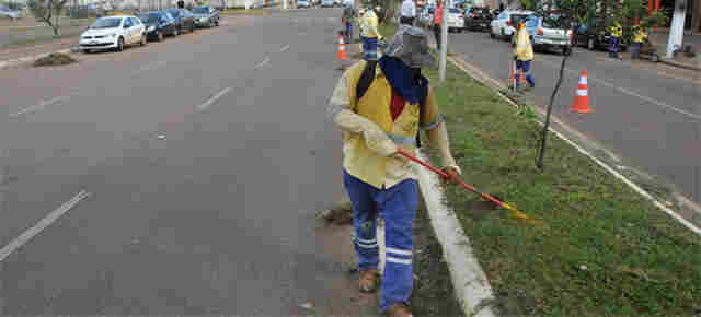 Prefeitura intensifica limpeza de ruas e avenidas em Porto Velho