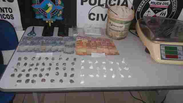 Denarc prende tio e sobrinho apontados como chefes de boca de fumo na Zona Leste