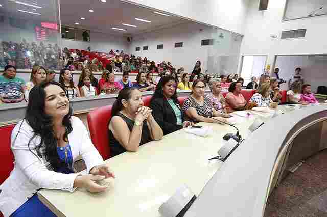 Servidoras-mães foram homenageadas na Assembleia Legislativa