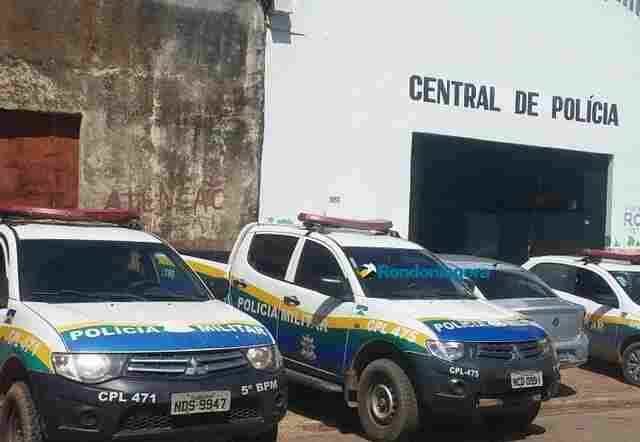 Jovem é presa com amigos por furtar e vender pistola do padrasto sargento da PM