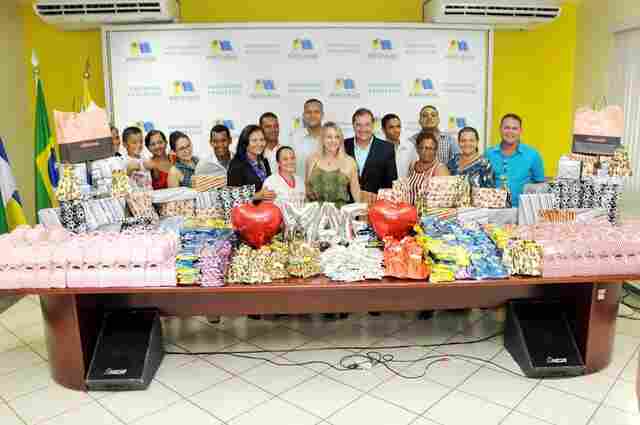 Primeira-dama Ieda Chaves faz atividades alusivas ao Dia das mães