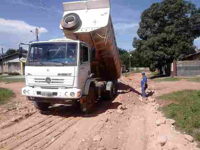 Secretaria de Obras de Ji-Paraná realiza mutirão de limpeza no Bairro São Cristóvão