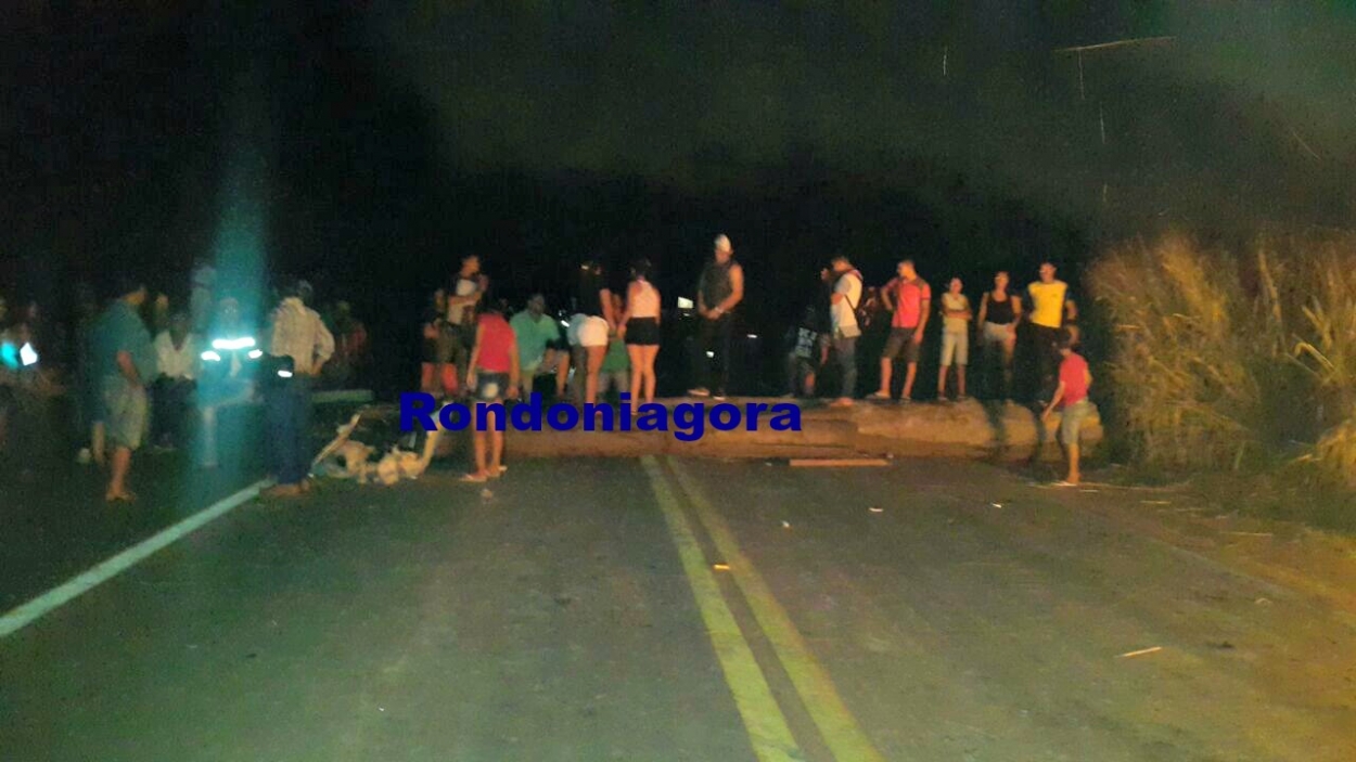 Manifestantes bloqueiam BR-364 e não há previsão de abertura