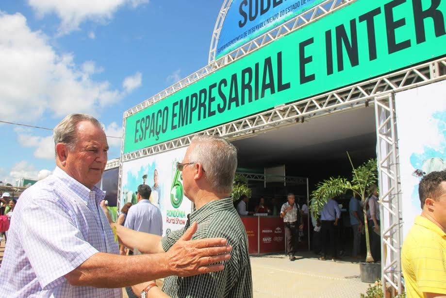 Empresário Assis Gurgacz se emociona ao visitar a sede própria da Rondônia Rural Show, e elogia o evento