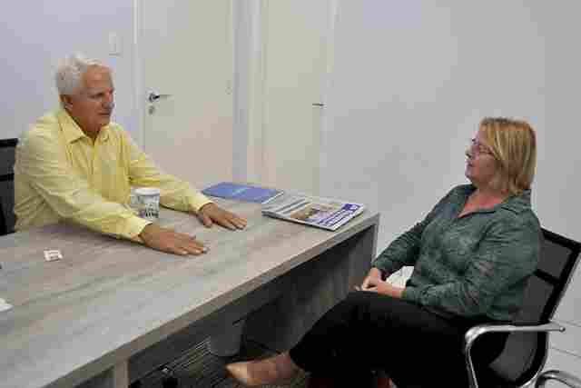 Deputado Airton recebe pedidos da prefeita de Seringueiras