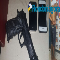 Jovem é preso após roubar celulares usando arma de brinquedo em Porto Velho
