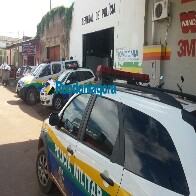 Foragido tenta matar esposa enforcada e ao ser preso ainda faz ameaças