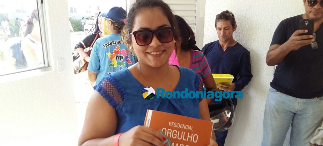 Moradores recebem chave de imóveis no Orgulho do Madeira, em Porto Velho