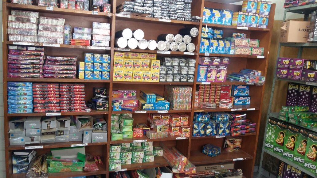 Venda de fogos aumenta em 40%; Bombeiros alertam para segurança