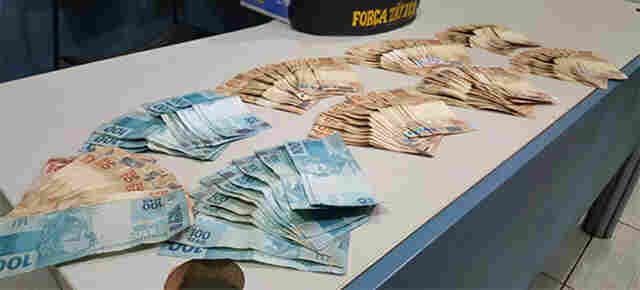 Foragido é preso com R$ 9 mil e diz que dinheiro é da venda de churrasquinhos