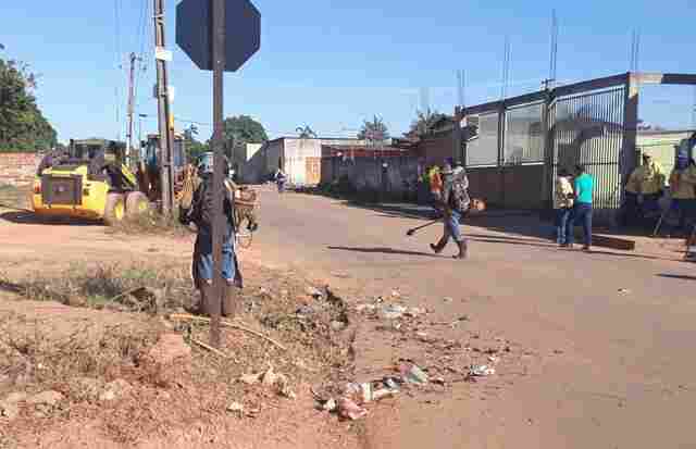 Semusb realiza mutirão de limpeza do Bairro Marcos Freire em Porto Velho