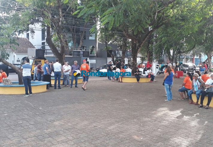 Bancos fechados e poucos trabalhadores na concentração da greve geral em Porto Velho