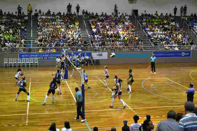 Em jogo amistoso, Pinheiros vence São Caetano na reabertura do ginásio Cláudio Coutinho