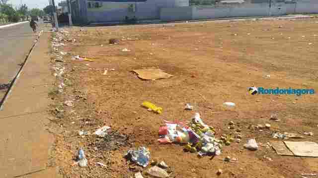 Arraial da Amizade acaba e deixa sujeira espalhada em vários pontos