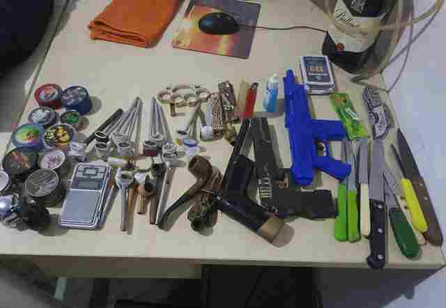 No 1º semestre deste ano, patrulha escolar recolhe armas, cigarros e bebidas dentro e fora de escolas