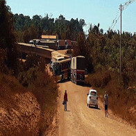 Moradores liberam acesso da Estrada da Penal após compromisso de carro pipa e asfaltamento