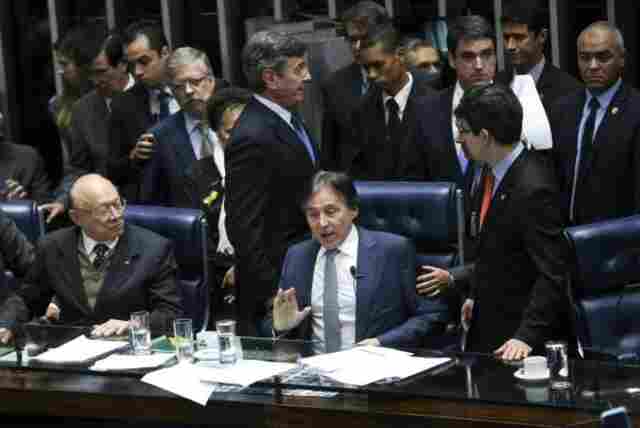 Reforma trabalhista é aprovada no Senado com 50 votos favoráveis