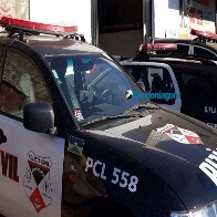 Jovem é preso escondido embaixo de carro após roubar moto em Porto Velho