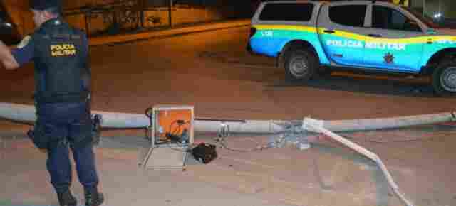 Caminhoneiro destrói câmera de segurança, foge, mas é preso pela PM