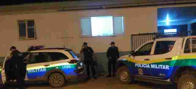 Homem é baleado ao sair do trabalho