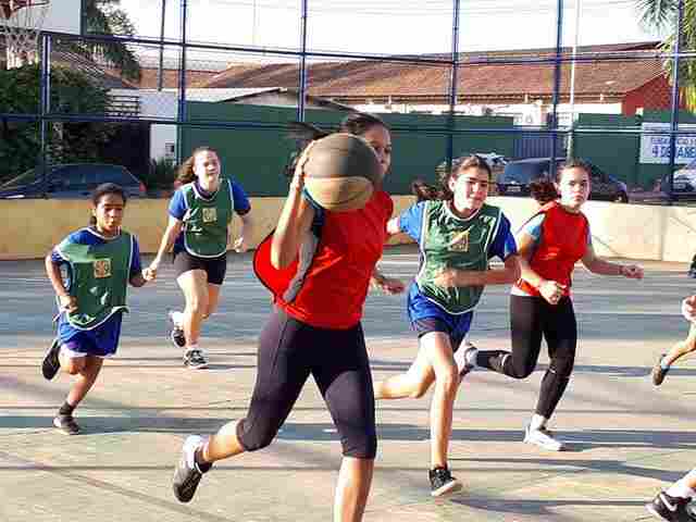 Futsal, festival de basquete, Rua de Lazer e JIR atraem famílias e amantes do esporte na capital